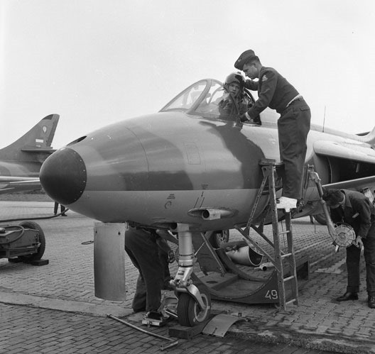 hawker_hunter_324squadron_v