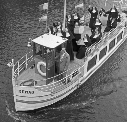 nonnenboot_friesland_ca1960