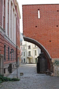 doorbroken_stadspoort