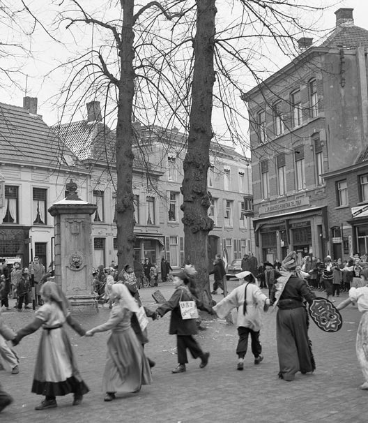 carnaval_ginnekenmarkt_1955